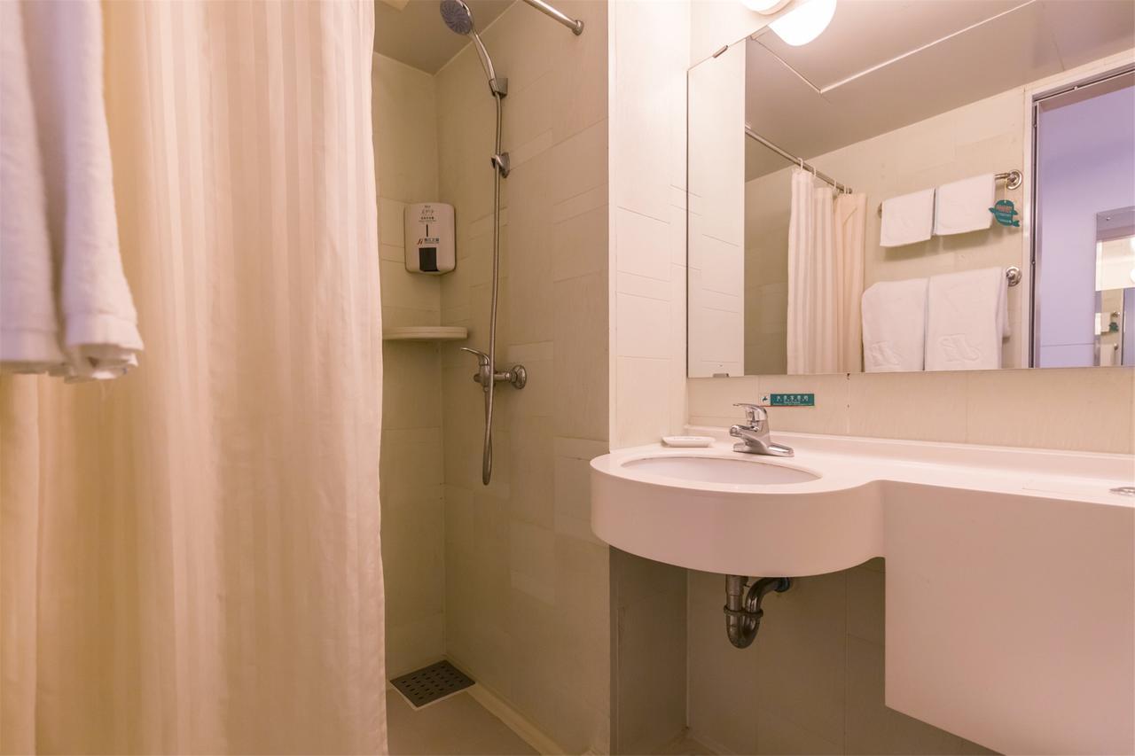 Jinjiang Inn Xianning Yinquan Avenue Hot Spring Hotel Kültér fotó